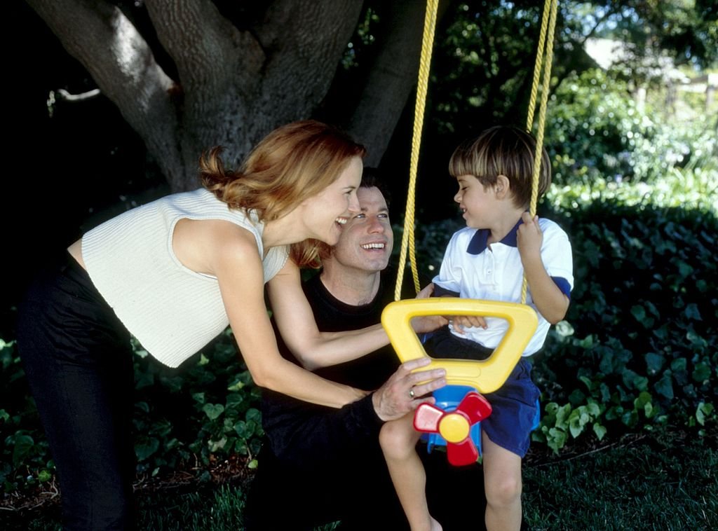 Image Source: Getty Images/CANOVAS Alvaro/Kelly and John with their child Image Source: Getty Images/CANOVAS Alvaro/Kelly and John with their child