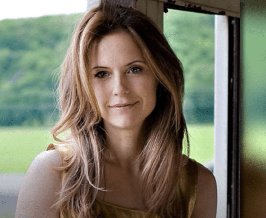 Image Source: Youtube/Inside Edition| A portrait of Kelly Preston Image Source: Youtube/Inside Edition| A portrait of Kelly Preston