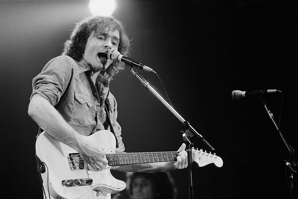 Image Credits: Getty Images / Michael Putland | American musician Marty Balin performing with rock group Jefferson Starship, New York, USA, September 1978. Image Credits: Getty Images / Michael Putland | American musician Marty Balin performing with rock group Jefferson Starship, New York, USA, September 1978.