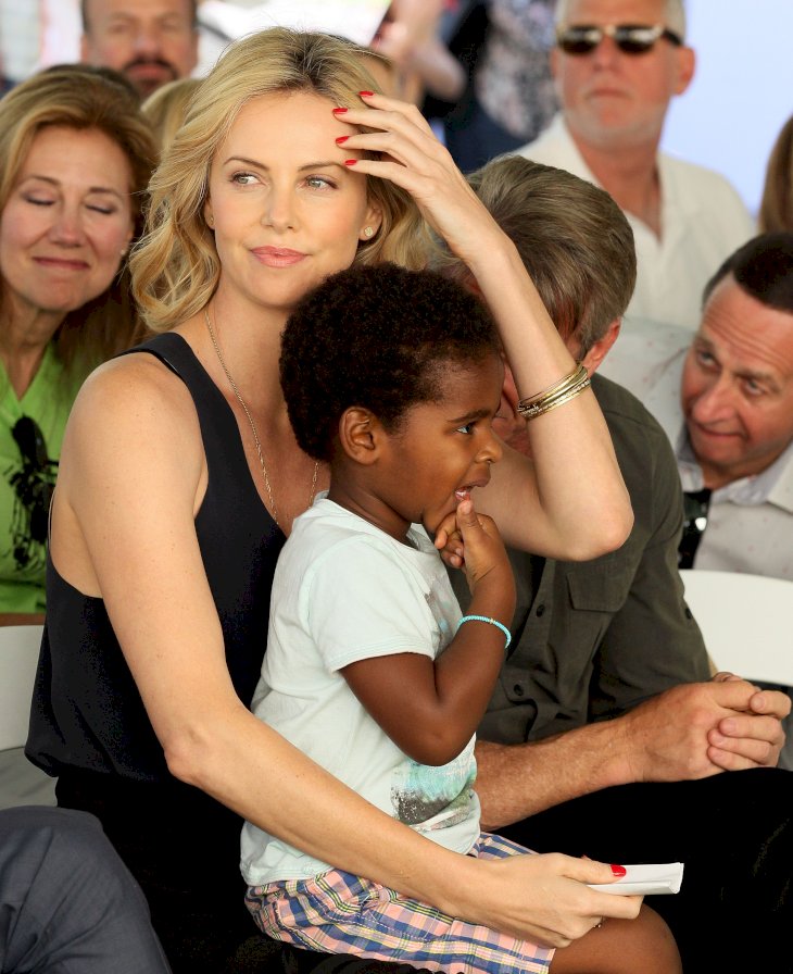 Charlize Theron and her adopted child /Photo:Getty Images