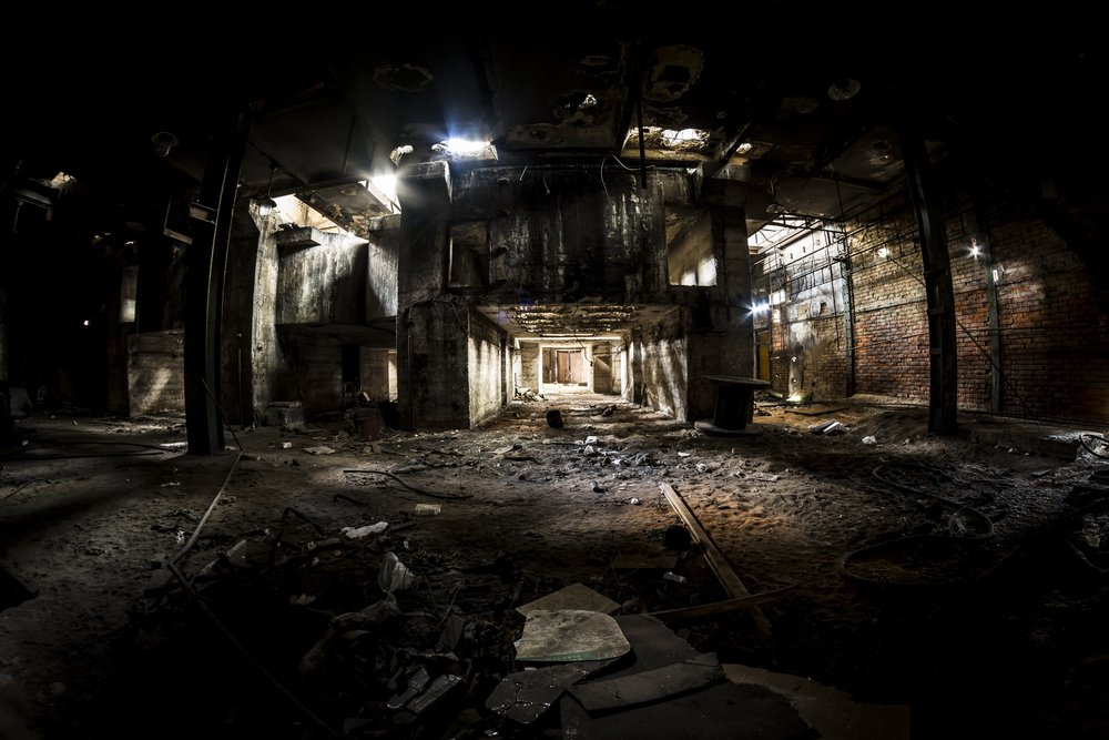 A dark empty room | Shutterstock