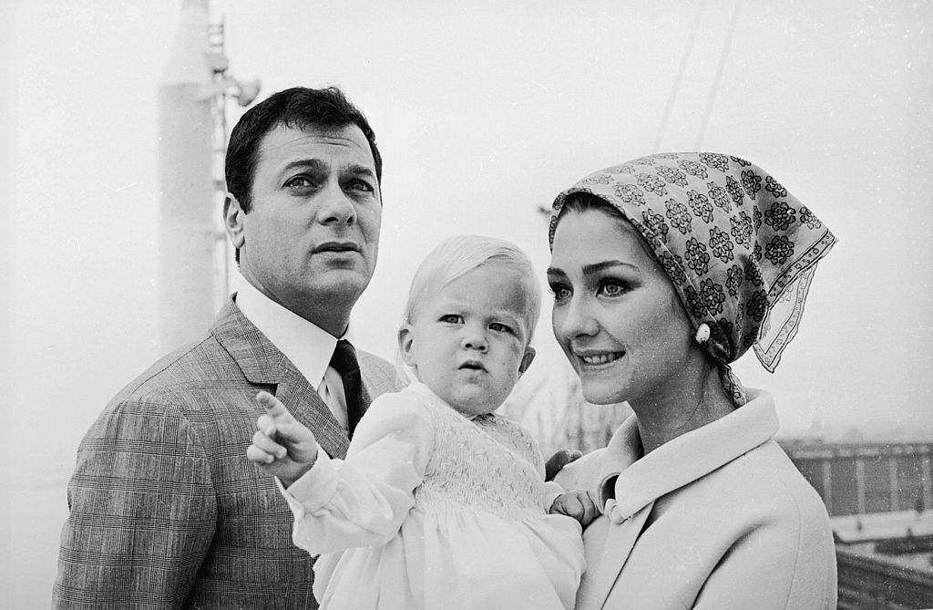 Tony Curtis, Christine Kaufmann and their daughter Alexandra | Image Source: Getty Images