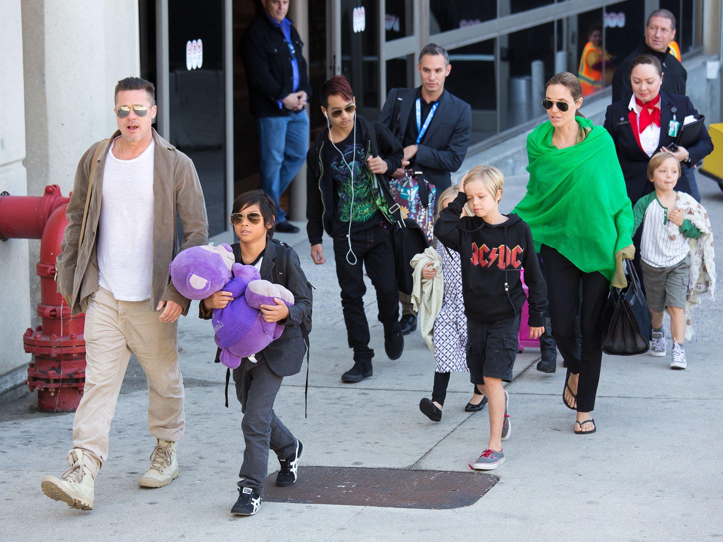 Image Credit: Getty Images/GC Images/GVK/Bauer-Griffin | Brad and Angelina and all their children in 2014
