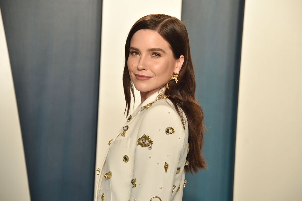 Image Credit: Getty Images / Sophia Bush attends the 2020 Vanity Fair Oscar Party at Wallis Annenberg Center for the Performing Arts on February 09, 2020 in Beverly Hills, California.