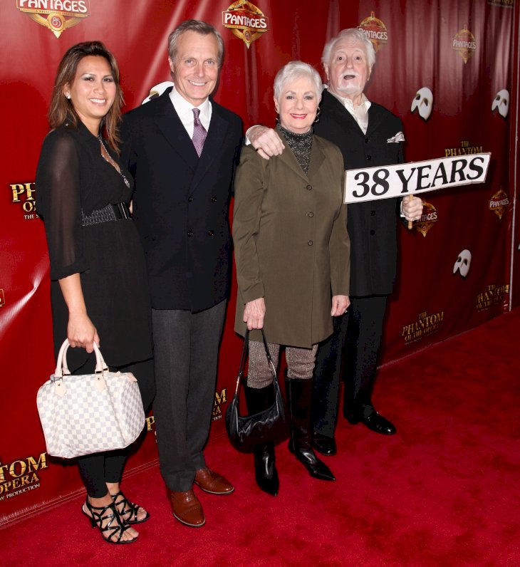 Image Credit: Getty Images / Shirley Jones with her second husband, Marty Ingels, and some of her family members on the red carpet.