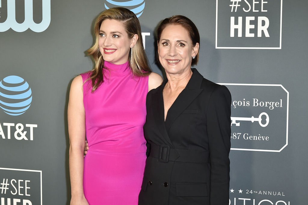 Image Credit: Getty Images / Zoe Perry and Laurie Metcalf attend the 24th Annual Critics' Choice Awards - Arrivals at Barker Hangar on January 13, 2019 in Santa Monica, California.
