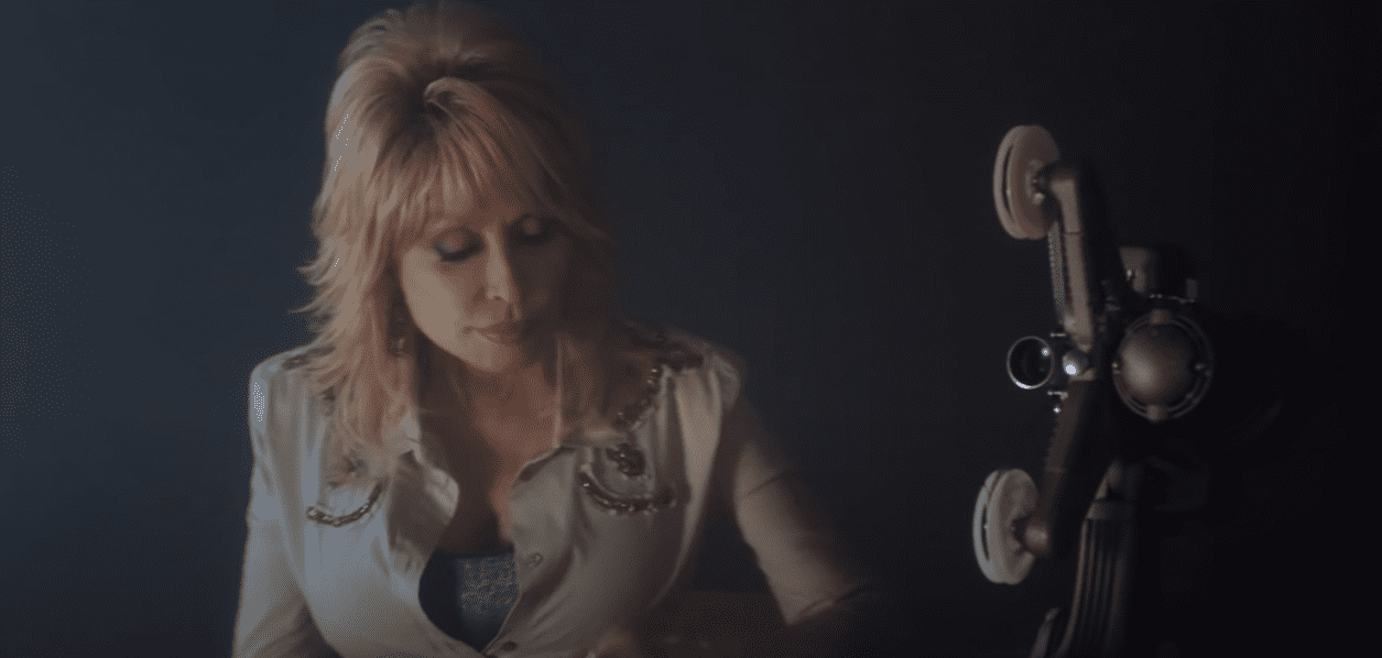 Image source: YouTube | Dolly Parton
