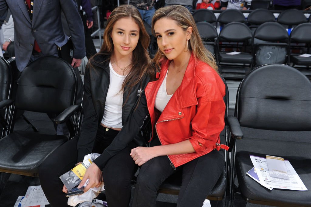 Image Source: Getty Images/Allen Berezovsky | Scarlet Rose with Sophia Rose at a Los Angeles Lakers game in 2018