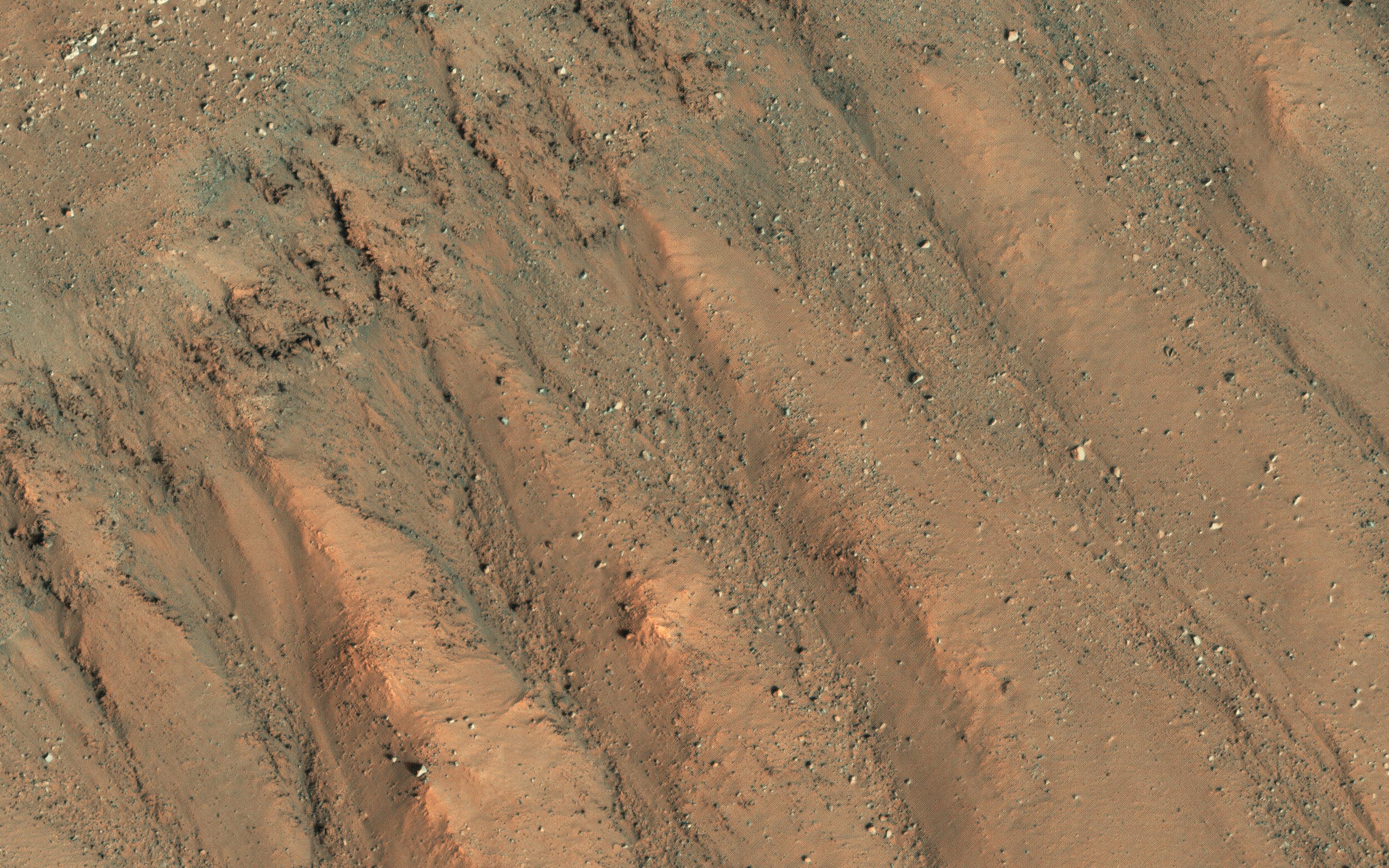 Photo Credits: NASA/JPL-Caltech/University of Arizona