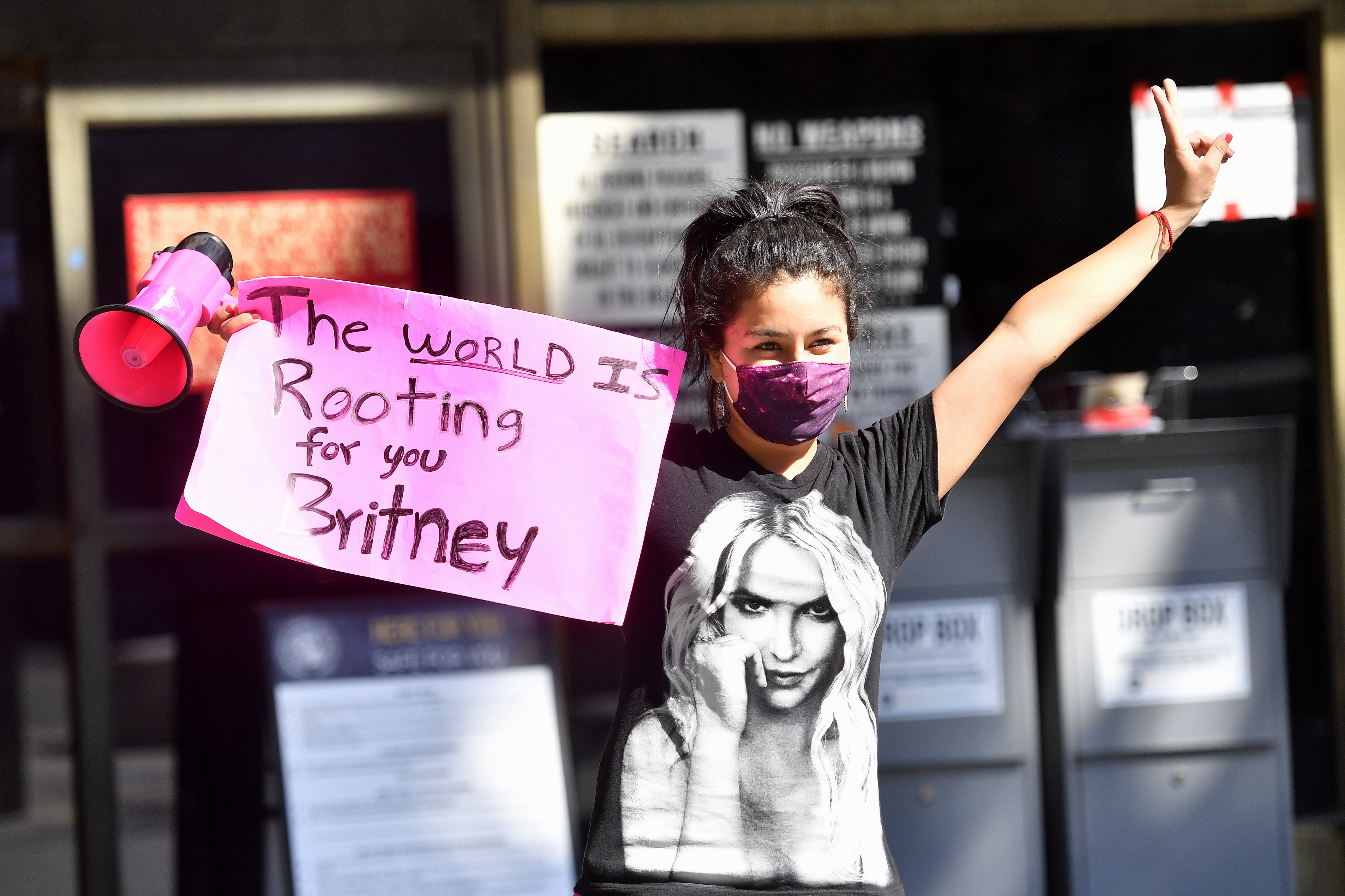 Image Source: Getty Images/Frazer Harrison | A participant of the #FreeBritney protest at the LA courthouse Image Source: Getty Images/Frazer Harrison | A participant of the #FreeBritney protest at the LA courthouse