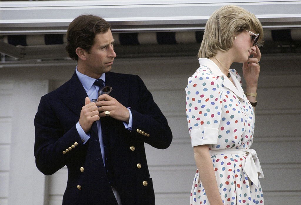El príncipe Charles y la princesa Diana en el Club de Polo Guards en Smiths Lawn, el 24 de julio de 1983. | Foto: Getty Images