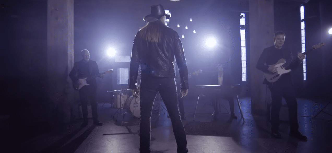 Image source: YouTube | Trace Adkins