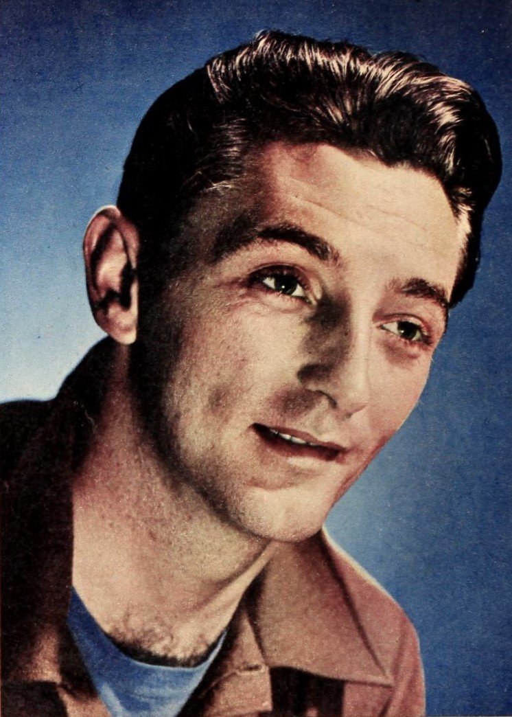 Image Source: Wikimedia Commons/Robert Mitchum by Willinger, 1946
