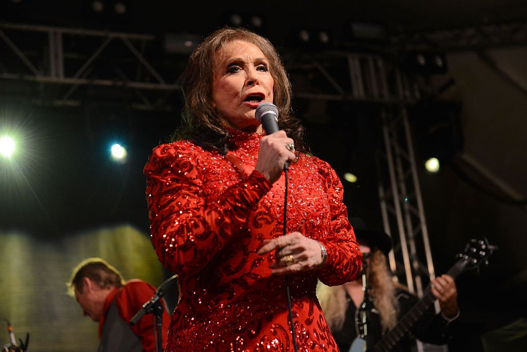 Image Credit: Getty Images / Singer Loretta Lynn performs onstage at Stubbs on March 17, 2016 in Austin, Texas.